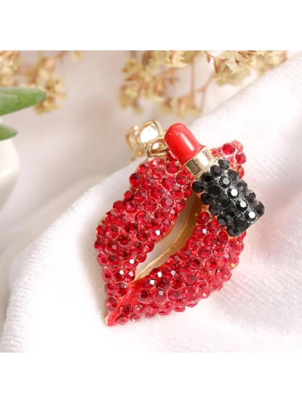 Cute Red Lips Keychain for Women, Sparkling Lipstick Keyring, Bohemian Accessory